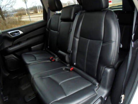 2017 Nissan Pathfinder SL