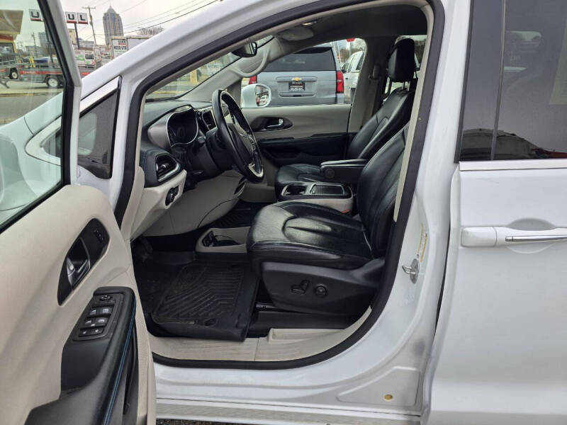 2021 Chrysler Pacifica Touring L