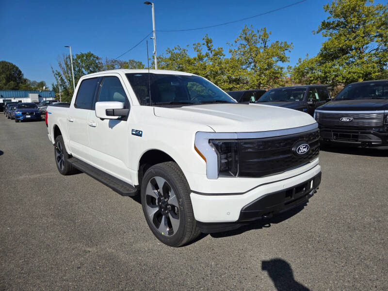 2025 Ford F-150 Lightning Platinum