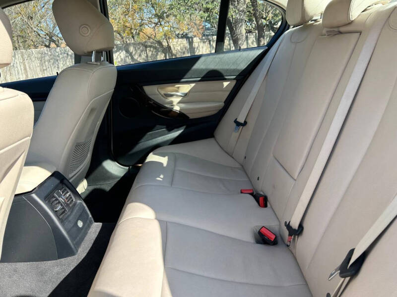 2015 BMW 3 Series 320i