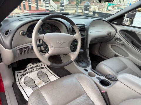 2004 Ford Mustang GT Deluxe