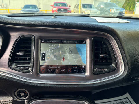 2018 Dodge Challenger SXT Plus