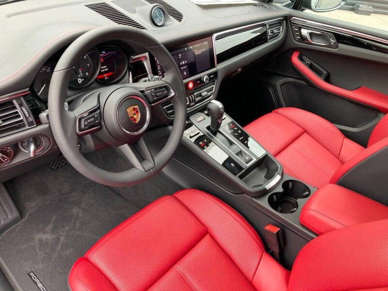 2025 Porsche Macan