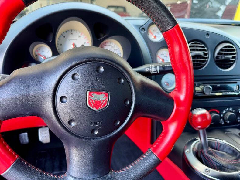 2004 Dodge Viper SRT-10