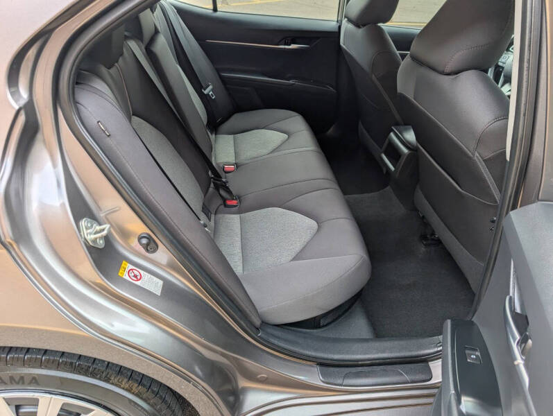 2018 Toyota Camry Hybrid LE