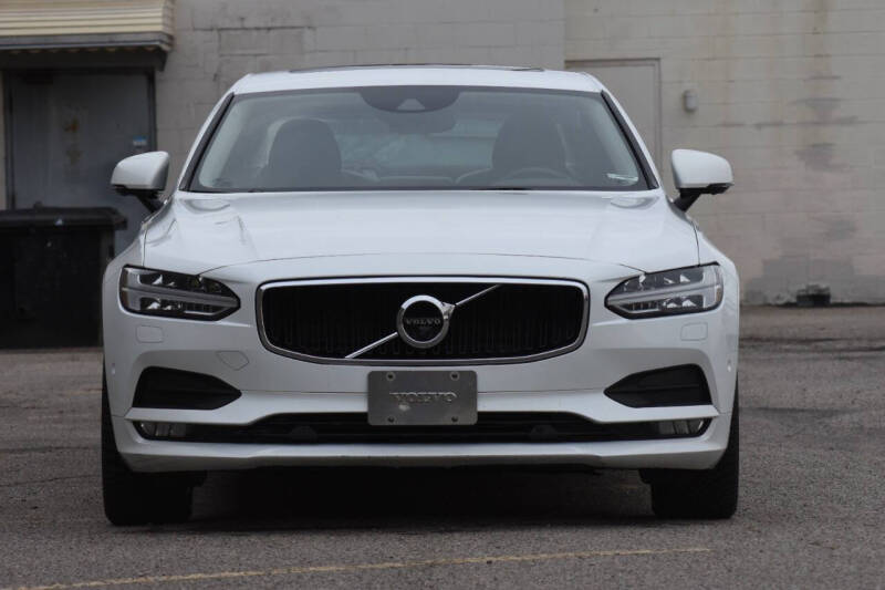 2018 Volvo S90 Momentum photo 10