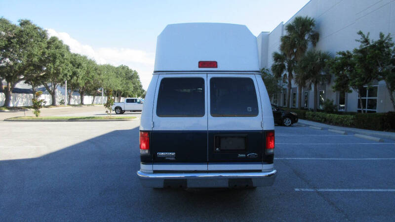 2013 Ford E-Series E-350 SD