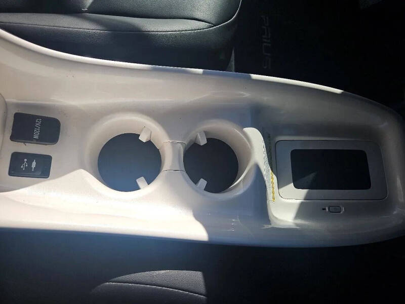 2016 Toyota Prius Three Touring