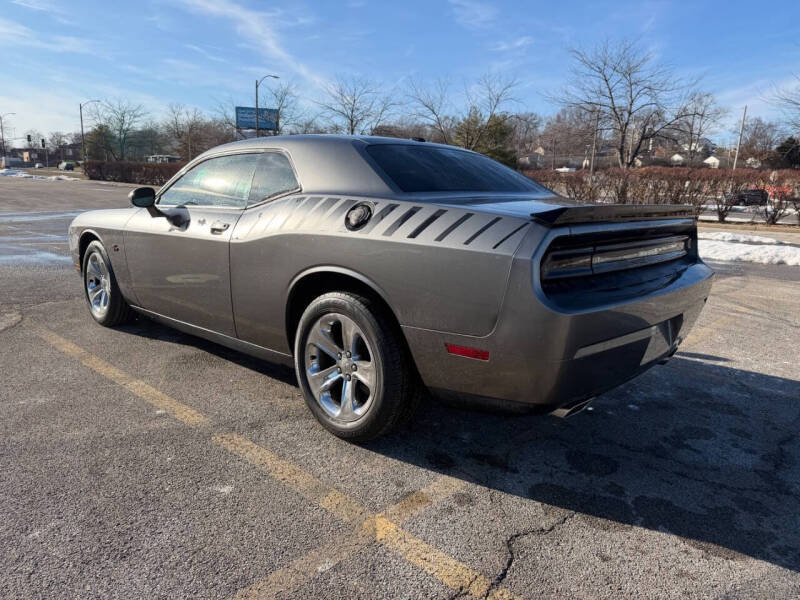 2012 Dodge Challenger SXT Plus