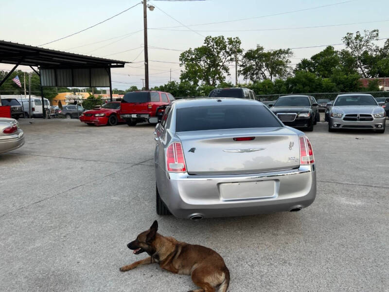 2011 Chrysler 300 C
