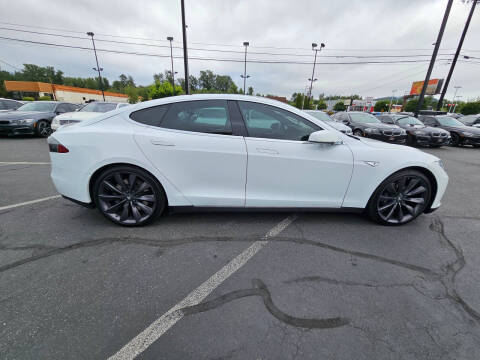 2015 Tesla Model S 70D
