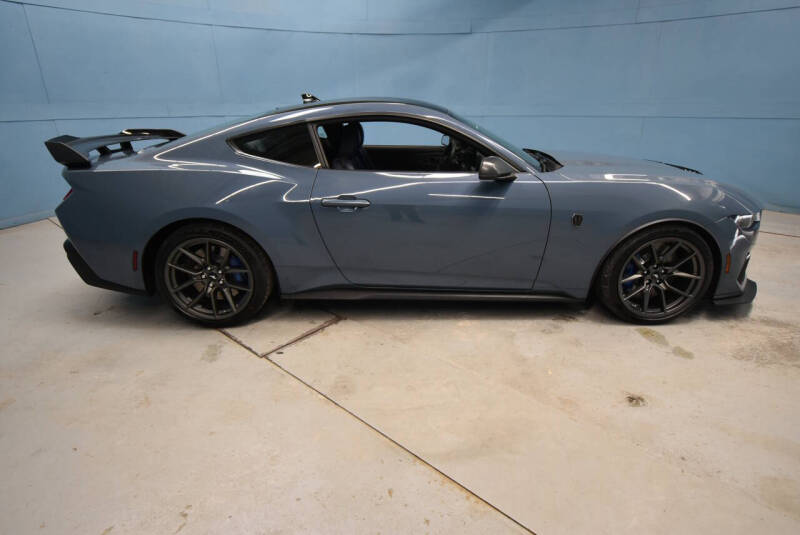 2025 Ford Mustang Dark Horse