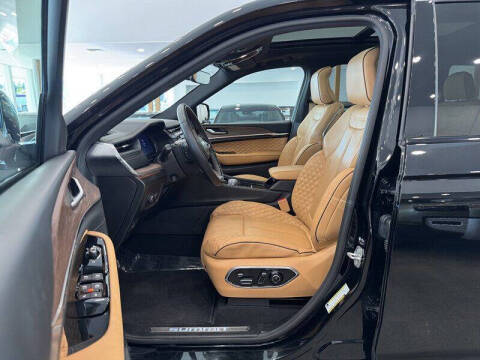 2023 Jeep Grand Cherokee Summit