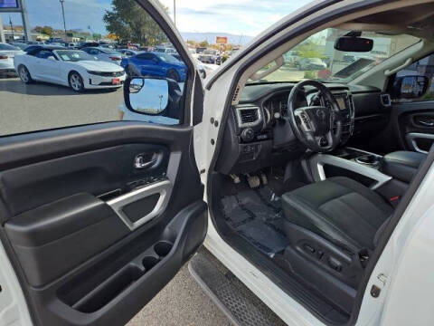 2017 Nissan Titan SV