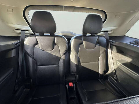 2019 Volvo XC90 T6 Momentum
