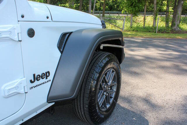 2025 Jeep Wrangler Sport RHD