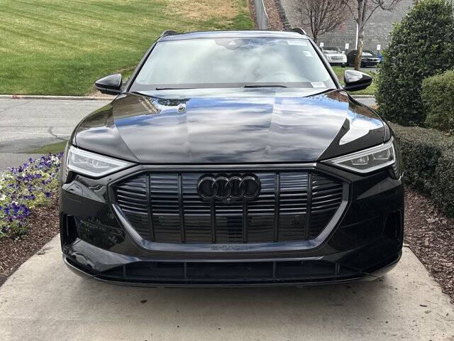 2022 Audi e-tron quattro Premium Plus