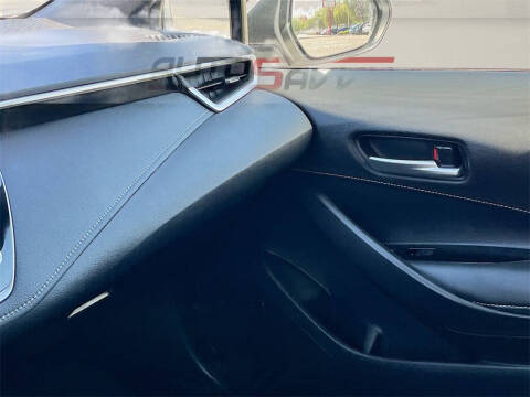 2025 Toyota Corolla Hatchback SE