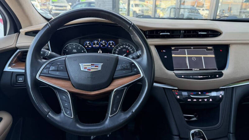 2017 Cadillac XT5 Platinum