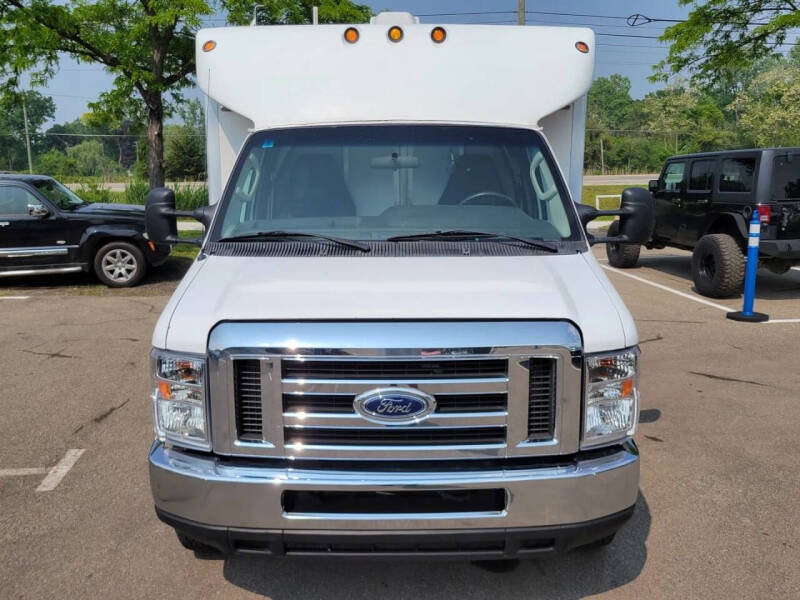 2016 Ford E-Series E-450 SD