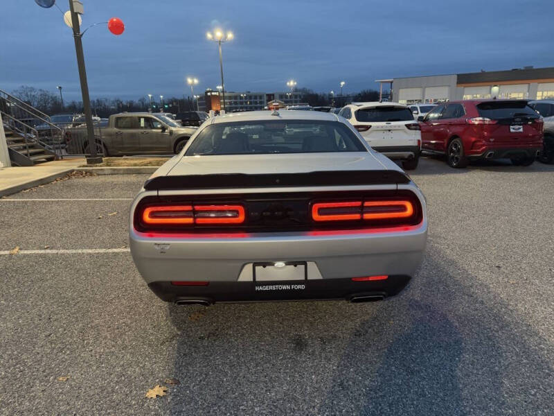 2021 Dodge Challenger SXT