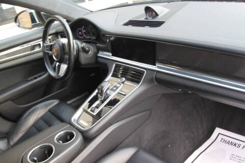 2017 Porsche Panamera Turbo