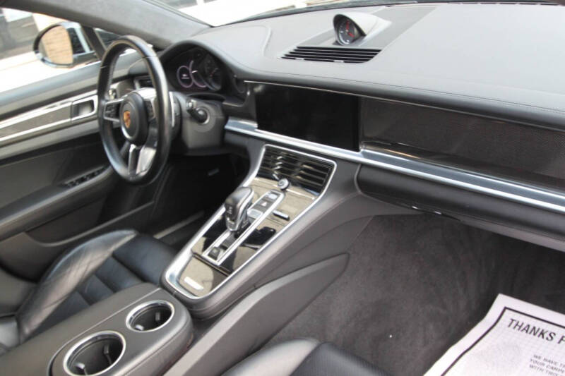 2017 Porsche Panamera Turbo