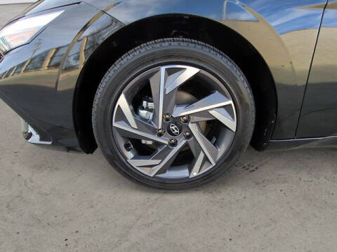 2025 Hyundai Elantra Hybrid Limited