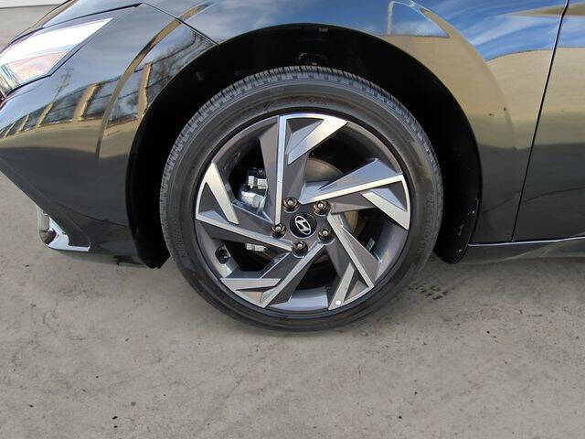 2025 Hyundai Elantra Hybrid Limited