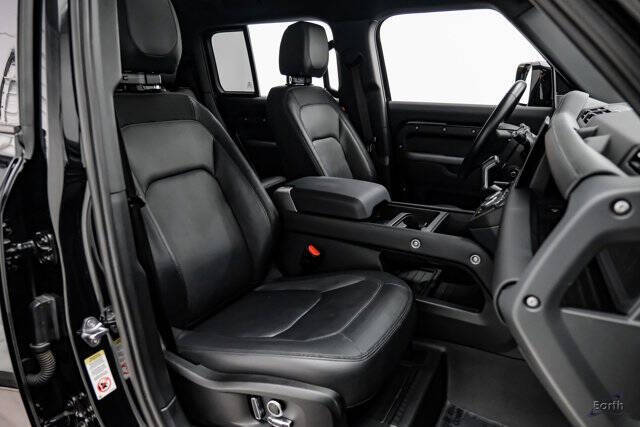 2024 Land Rover Defender 130 P400 X-Dynamic SE