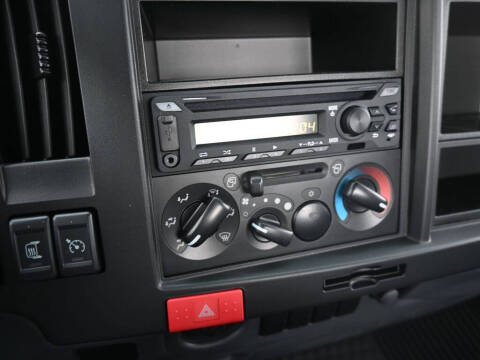 2024 Isuzu NPR HD 1F3