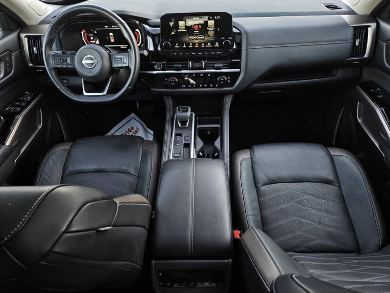 2024 Nissan Pathfinder Platinum