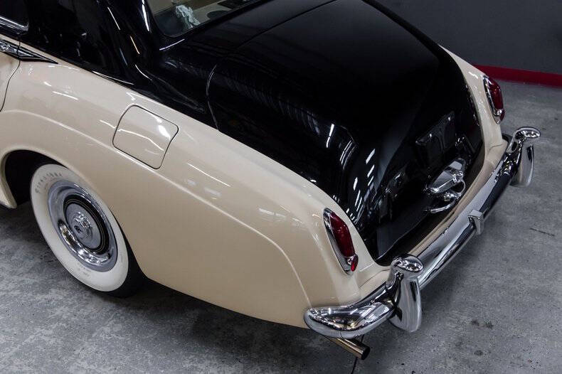 1961 Rolls-Royce SILVER CLOUD LWB