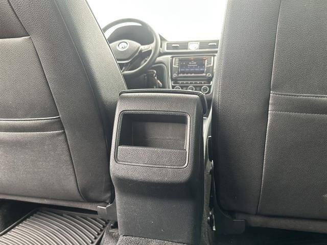 2017 Volkswagen Passat 1.8T R-Line