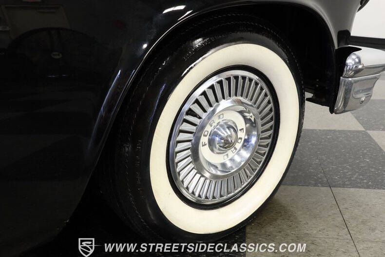 1957 Ford Thunderbird