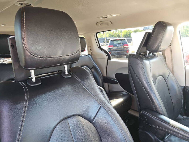 2022 Chrysler Pacifica Hybrid Touring L