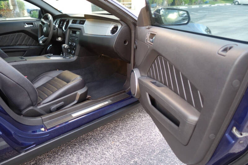 2012 Ford Mustang V6 Premium