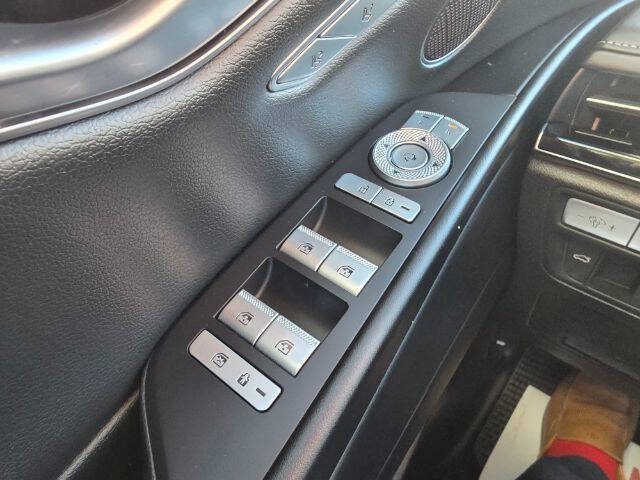 2023 Genesis G80