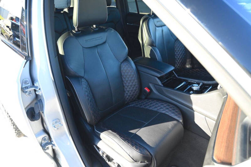 2022 Jeep Grand Cherokee Summit