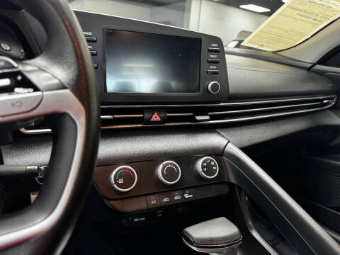 2021 Hyundai Elantra SE