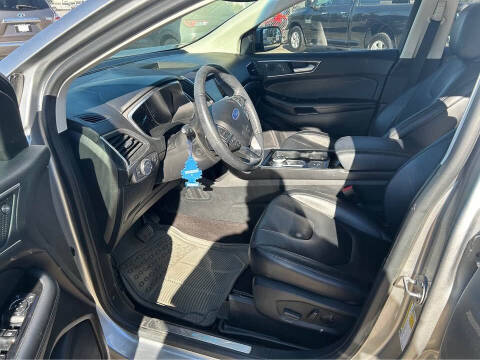 2020 Ford Edge Titanium