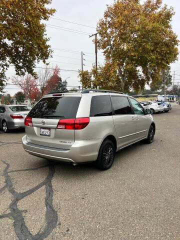2004 Toyota Sienna LE 7 Passenger