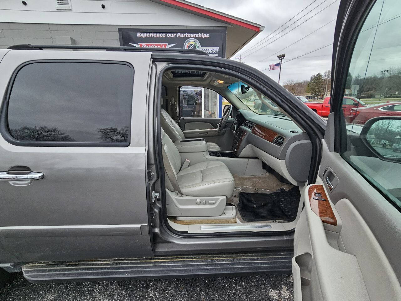 2007 Chevrolet Avalanche for sale at Midwest Auto Loans in Davenport, IA