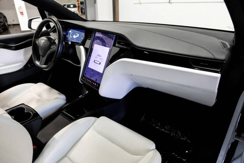 2020 Tesla Model X Long Range