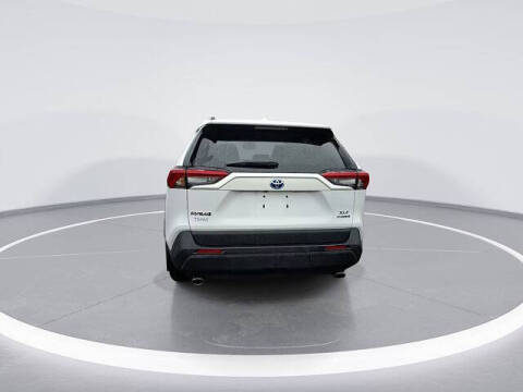 2024 Toyota RAV4 Hybrid XLE