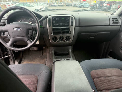 2005 Ford Explorer XLT