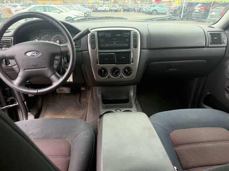 2005 Ford Explorer XLT