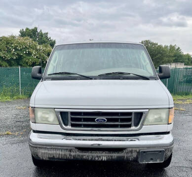 2003 Ford E-Series Wagon for sale at ONE NATION AUTO SALE LLC in Fredericksburg VA