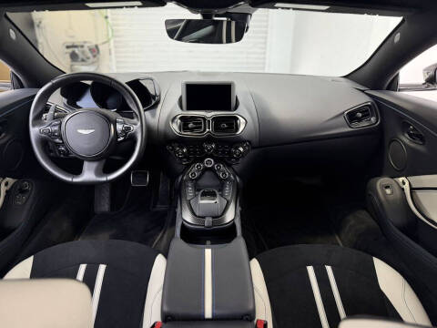 2022 Aston Martin Vantage