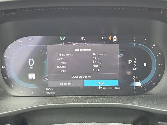 2023 Volvo XC40 B5 Plus Dark Theme